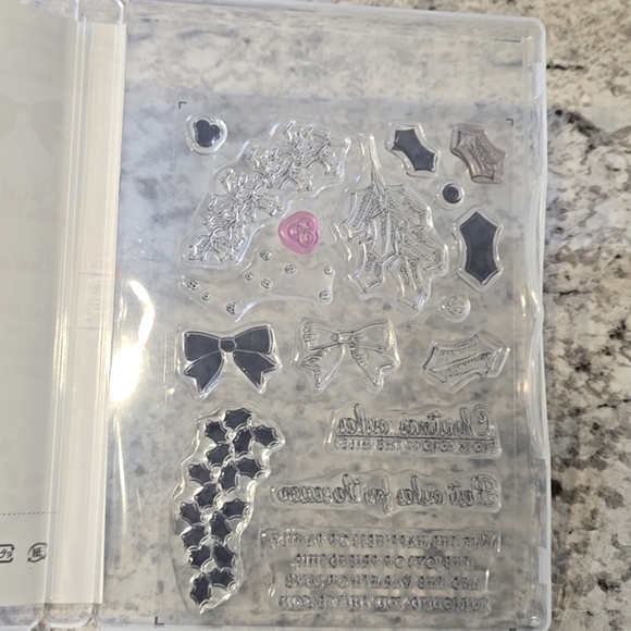 Stampin' Up! Holly Berry Happiness Stamp Set & Holly Berry Builder Punch - Picture 3 of 5